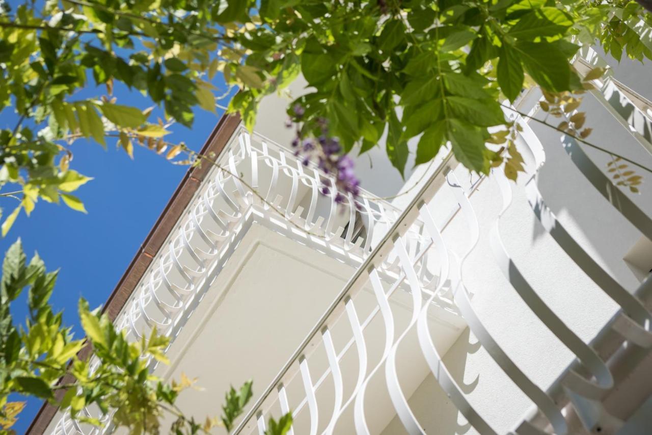 Mure Hotel Нумана Экстерьер фото