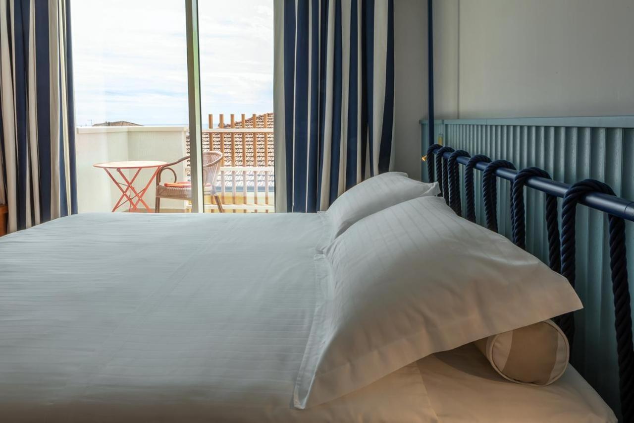 Mure Hotel Нумана Экстерьер фото