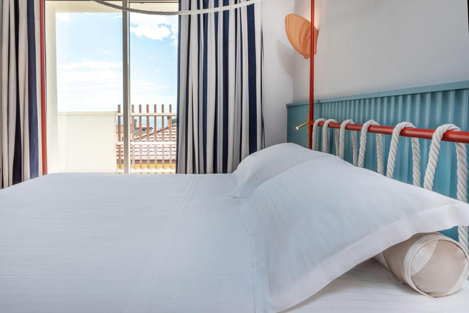 Mure Hotel Нумана Экстерьер фото
